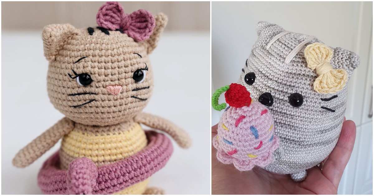 Two crochet cat dolls make perfect vacation companions: one kitty is beige with a purple bow, and the other is gray with a yellow bow, playfully holding a colorful ice cream cone.