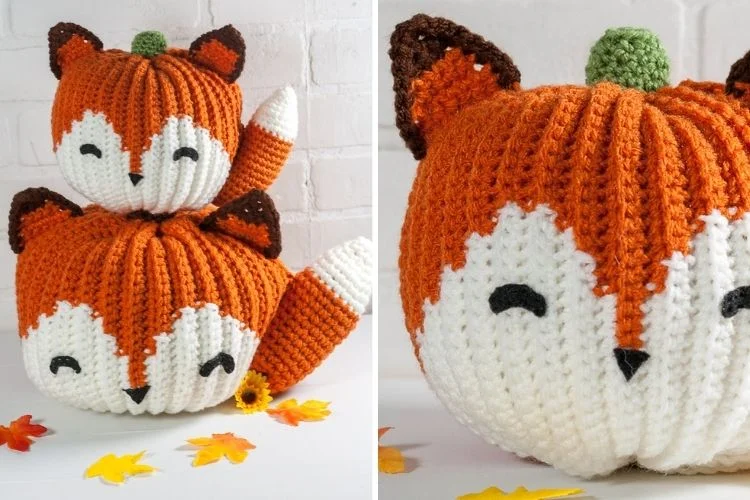 Two crocheted foxes sitting next to each other.