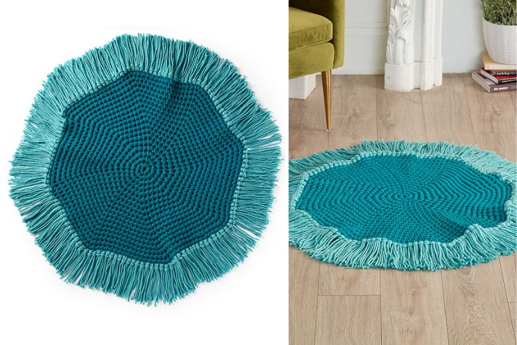 Two pictures of a crocheted rug with fringes.