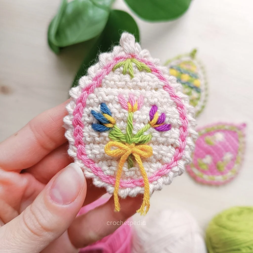 crochet egg decor white with flowers