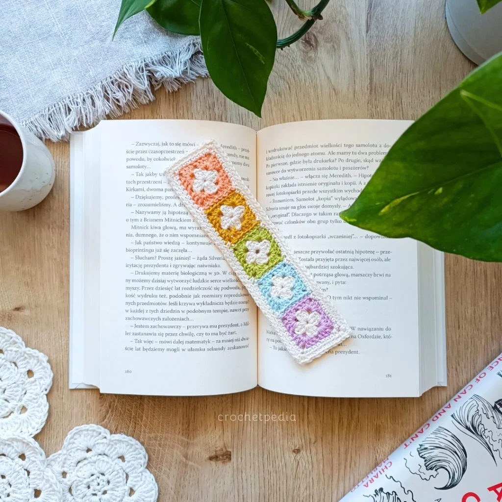 granny square bookmark free crochet pattern