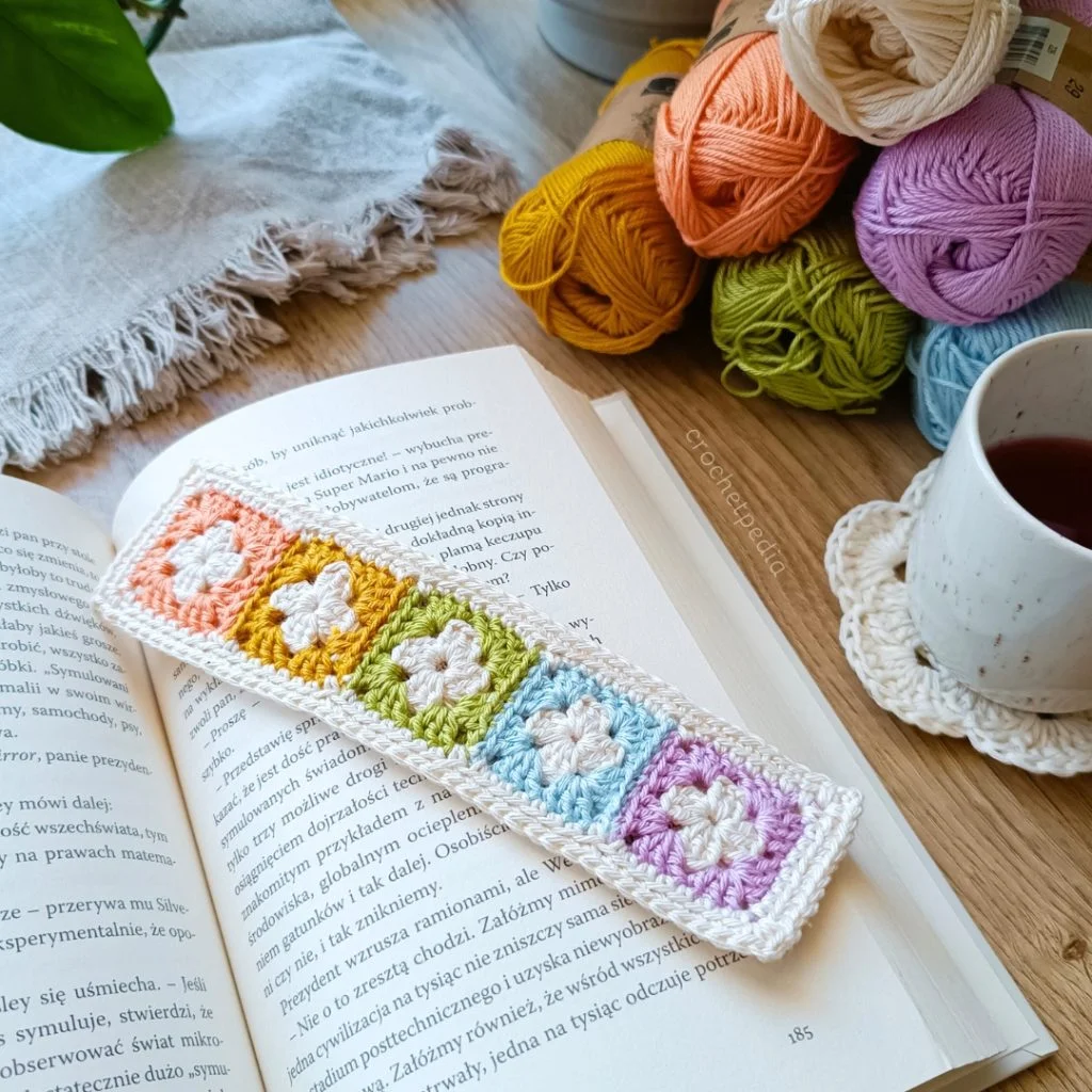 granny square bookmark free crochet pattern
