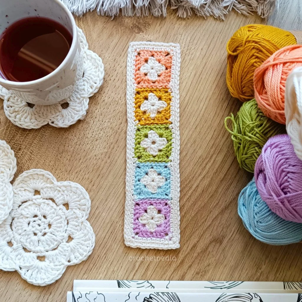 granny square bookmark free crochet pattern