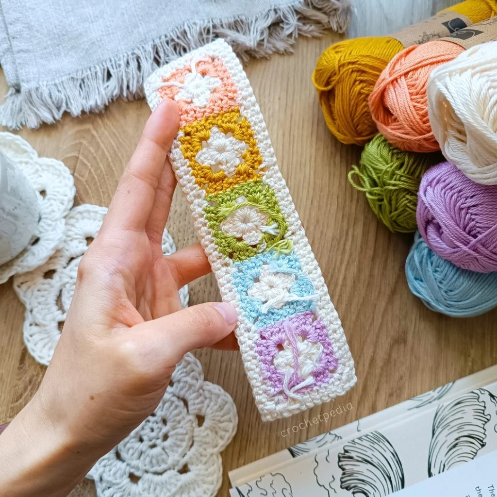 granny square bookmark free crochet pattern